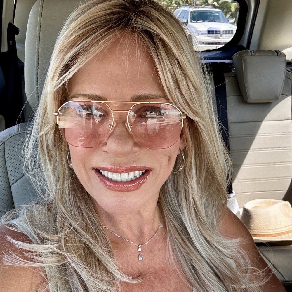 Meet your Posher, Shelli